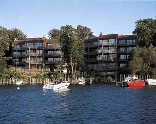 Отель West Oaks Arnolds Park Экстерьер фото